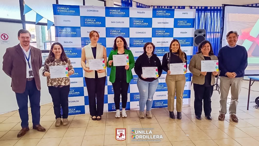 ¡Orgullo y Compromiso con la Educación Pública! 🎓👏