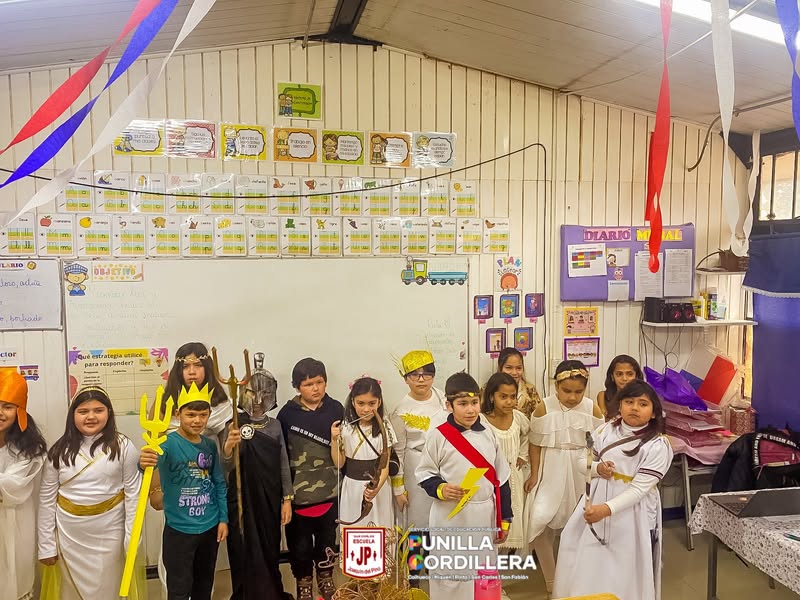 ¡Nuestros estudiantes se transformaron en auténticos dioses griegos! ✨  