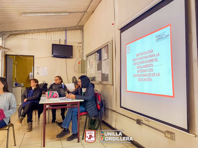 Fortaleciendo nuestra convivencia desde la reflexión de docente y asistentes de la educación 🤝