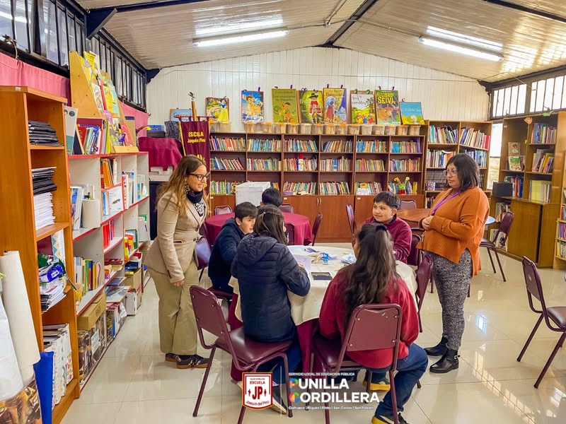 ¡La democracia se vive en nuestra escuela! 🗳️✨  