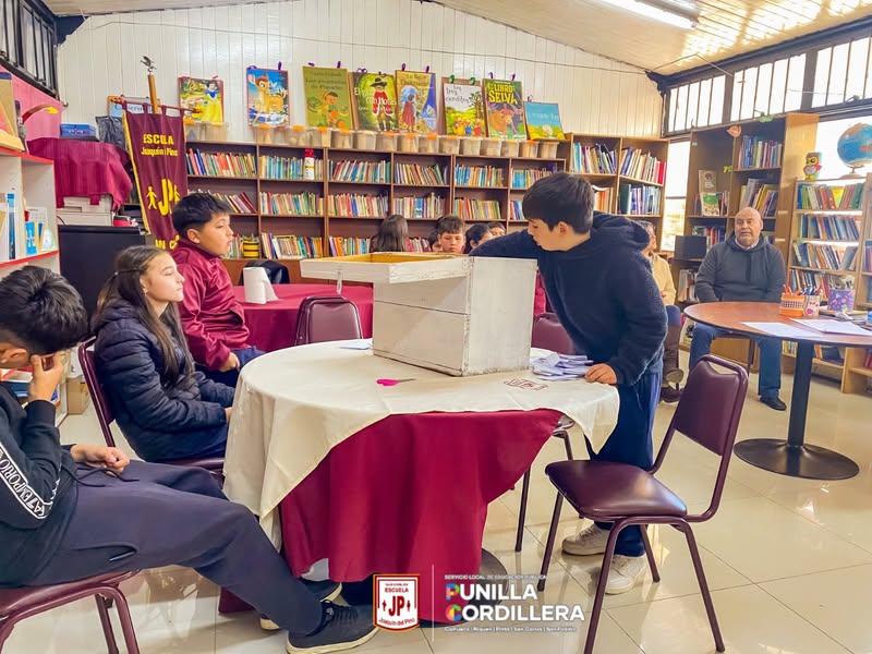 ¡La democracia se vive en nuestra escuela! 🗳️✨