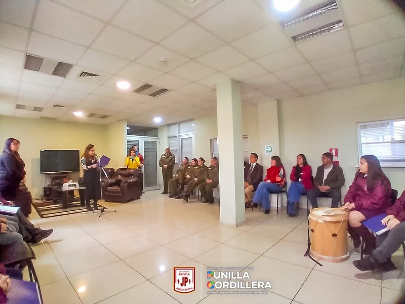 ¡Celebrando 99 años de historia de Carabineros de Chile junto a nuestra comunidad! 👮‍♂️✨