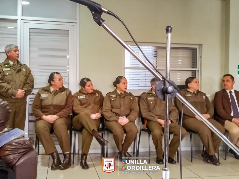 ¡Celebrando 99 años de historia de Carabineros de Chile junto a nuestra comunidad! 👮‍♂️✨