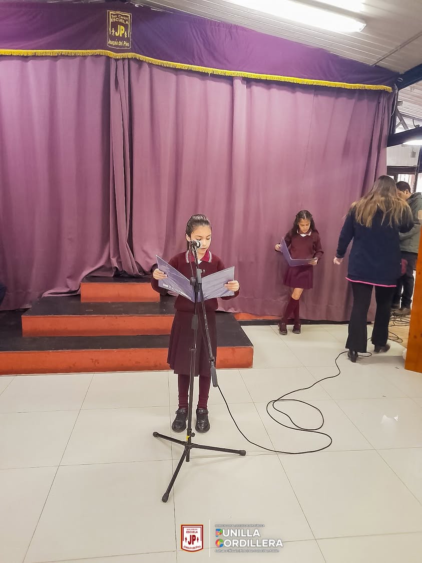 Acto académico organizado por el 4º básico.