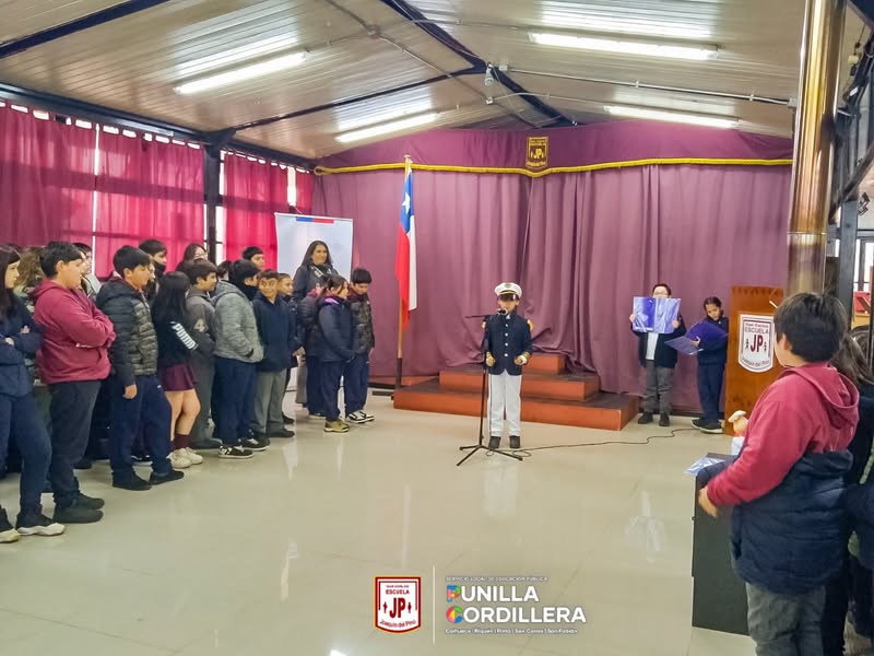 Acto de formación organizado por el 3ro básico.