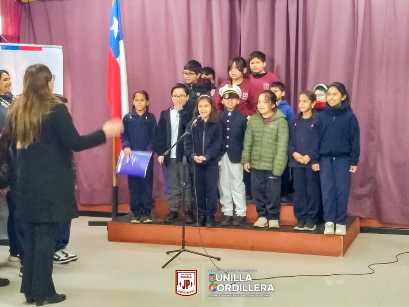 Acto de formación organizado por el 3ro básico.