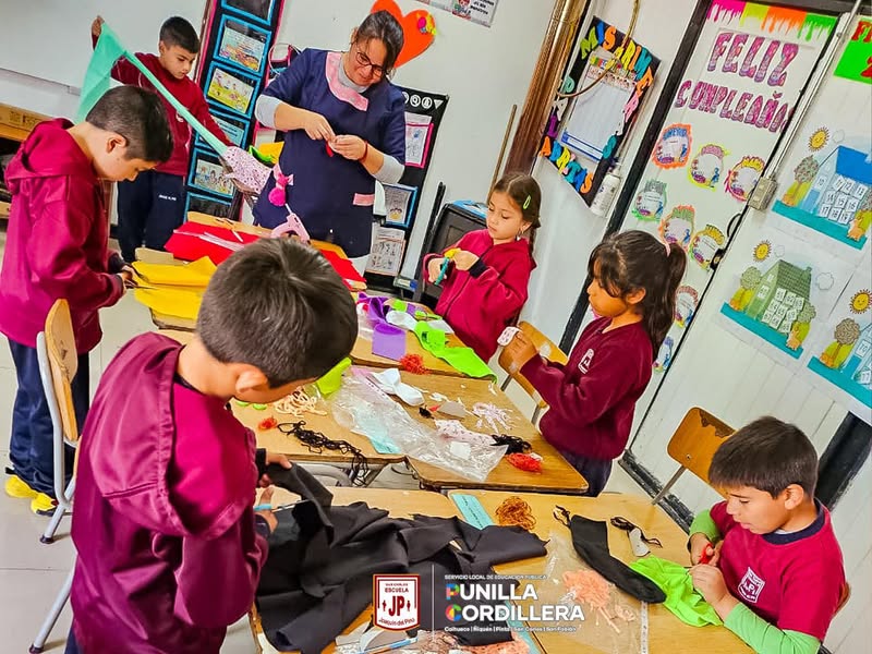 Creación de títeres con material reciclado