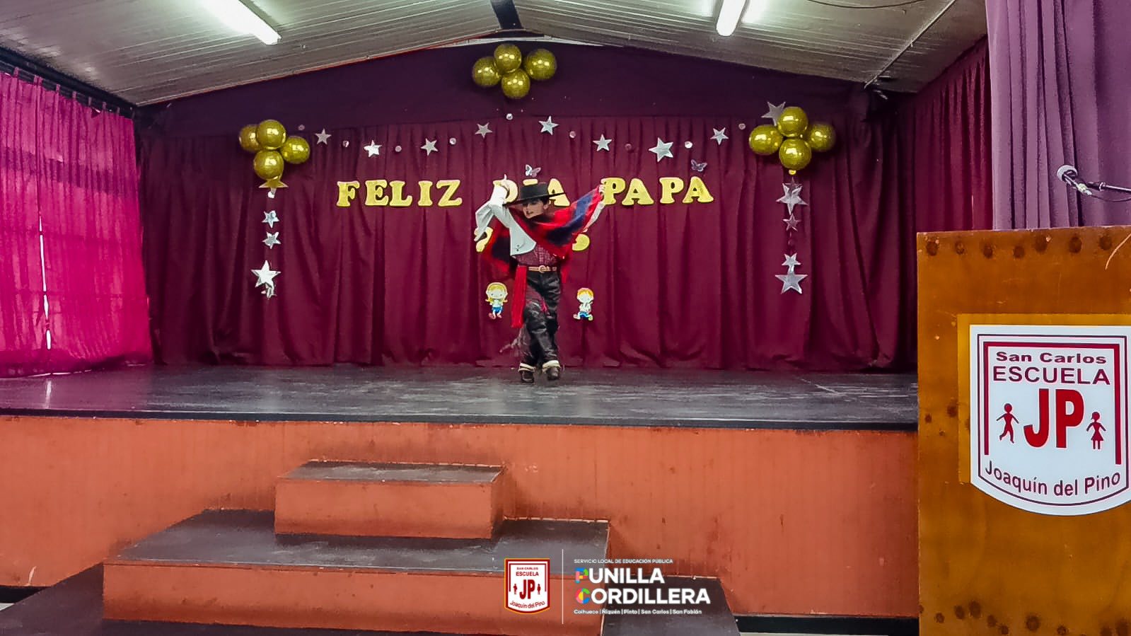 Celebración Día del padre en escuela Joaquín del Pino.