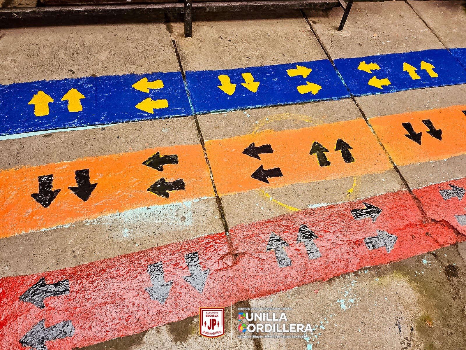 creación de juegos en el patio del colegio.