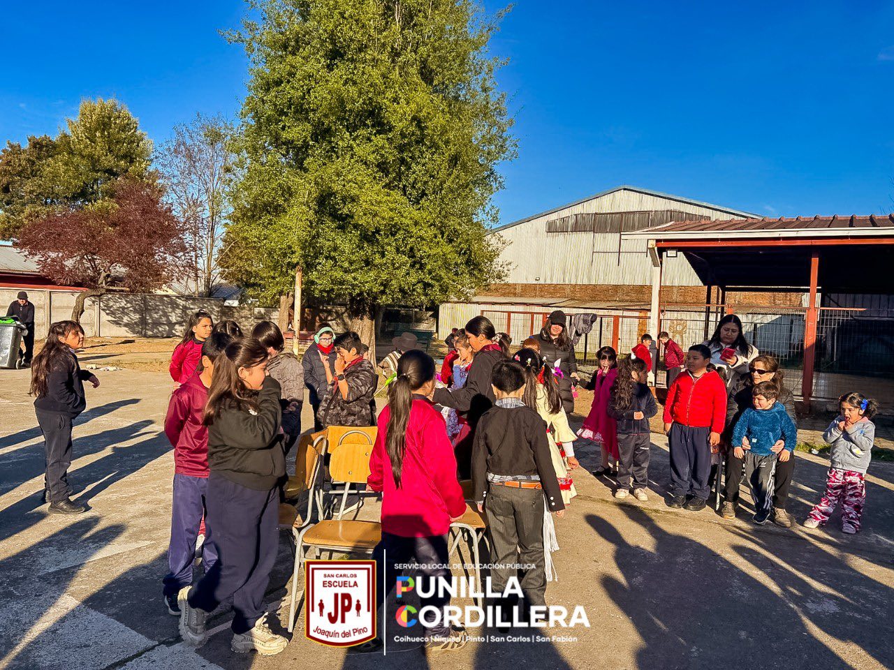 ¡Una jornada llena de risas y tradiciones! 🎉 Juegos Típicos en la Escuela Joaquín del Pino